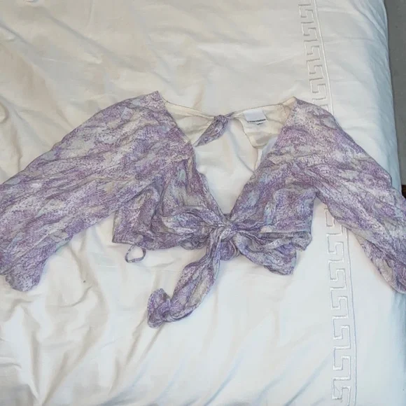 Skylar and Madison Cropped Blouse with Bow - Picture 3 of 6